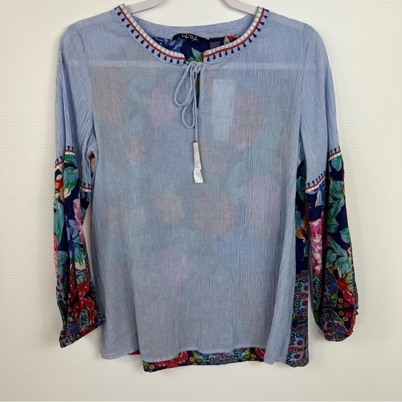 LIFE STYLE Sz S Mini Stripe and Floral Keyhole Top NWT - Picture 1 of 11